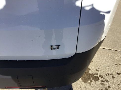 Used 2023 Chevrolet Traverse LT image 33