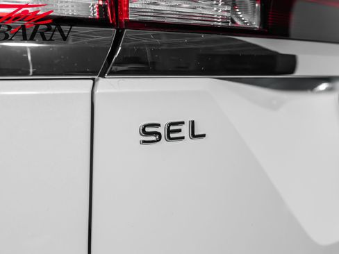 Used 2024 Volkswagen Atlas SEL Premium R-Line image 15