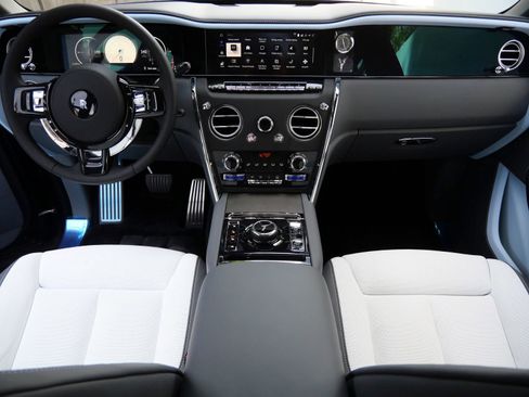 New 2026 Rolls-Royce Cullinan AWD/4WD image 4
