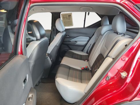 Used 2021 Nissan Kicks SR w/ SR Premium Package FWD image 23