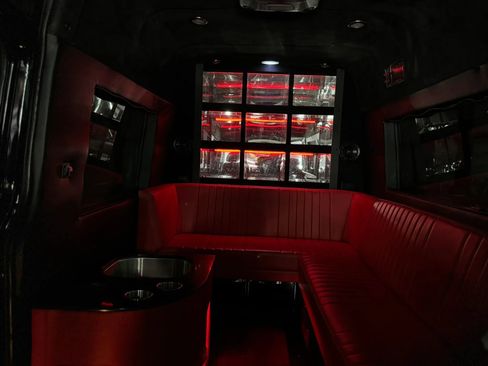 Used 2016 Mercedes-Benz Sprinter 2500 image 23