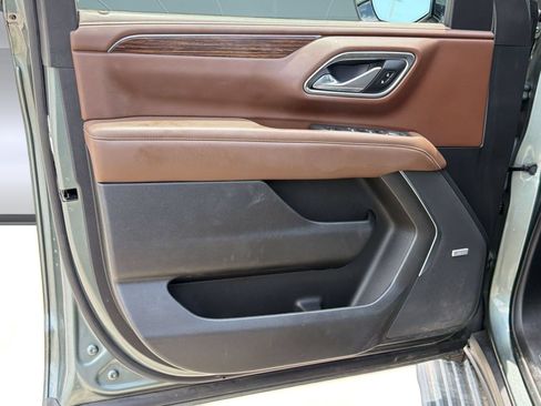 Used 2023 Chevrolet Suburban High Country w/ Premium Package 2 RWD image 22