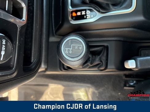 Used 2022 Jeep Gladiator Sport image 38