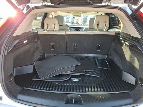 Certified 2022 Cadillac XT4 Luxury w/ Driver Awareness Package image 31