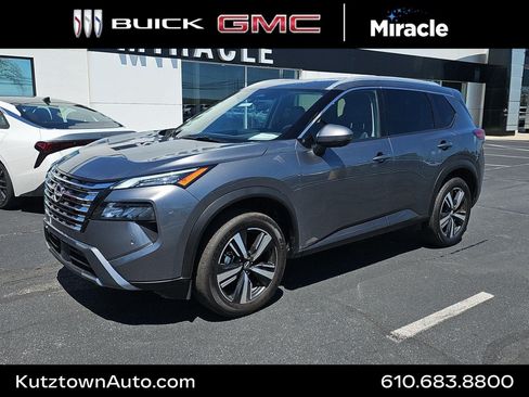 Used 2025 Nissan Rogue SL AWD/4WD image 1