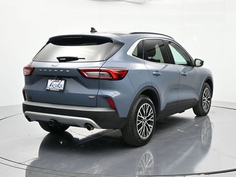 Certified 2025 Ford Escape SE w/ Class II Trailer Tow Package image 5