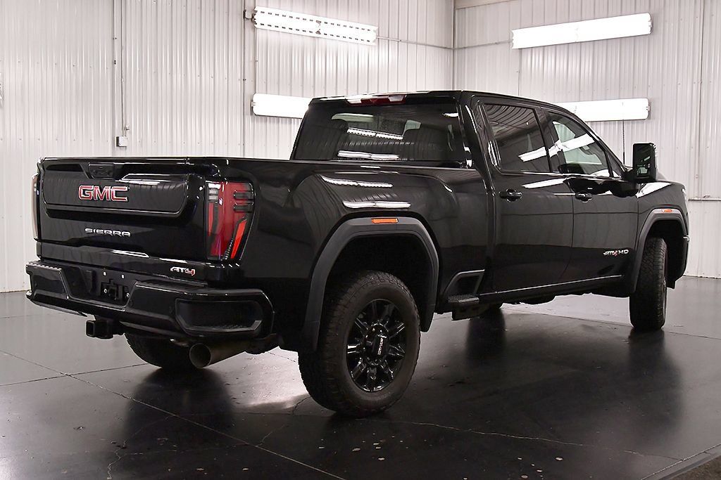 Used 2025 GMC Sierra 2500 AT4 AWD/4WD image 7