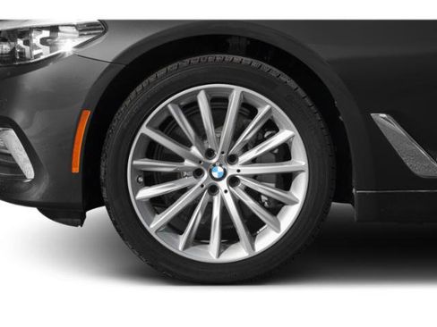 Used 2019 BMW 530i w/ Convenience Package RWD image 14