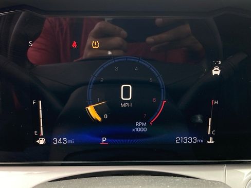 Used 2025 Chevrolet Trax LT image 13