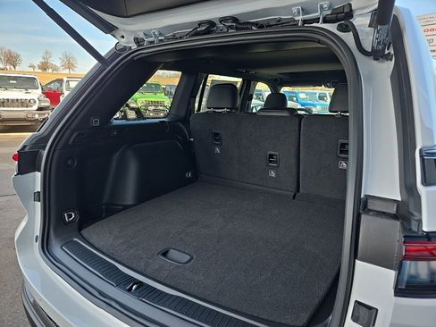 New 2026 Jeep Grand Cherokee Altitude image 99