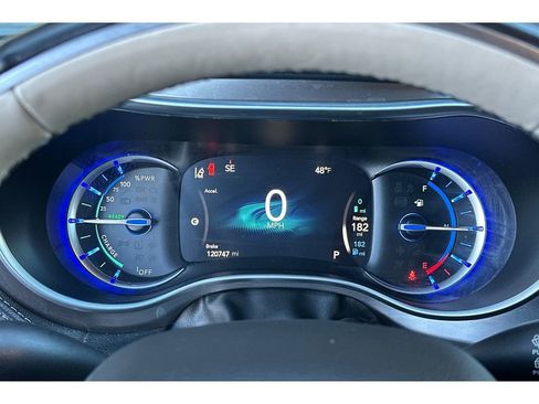 Used 2018 Chrysler Pacifica Limited w/ Advanced Safetytec Group image 31