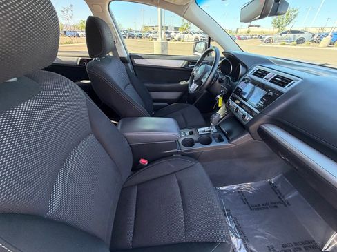 Used 2017 Subaru Outback 2.5i Premium image 10