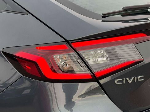 Used 2025 Honda Civic Sport image 11