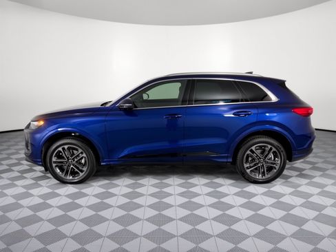Used 2025 Audi Q5 Premium w/ Convenience Package AWD/4WD image 2