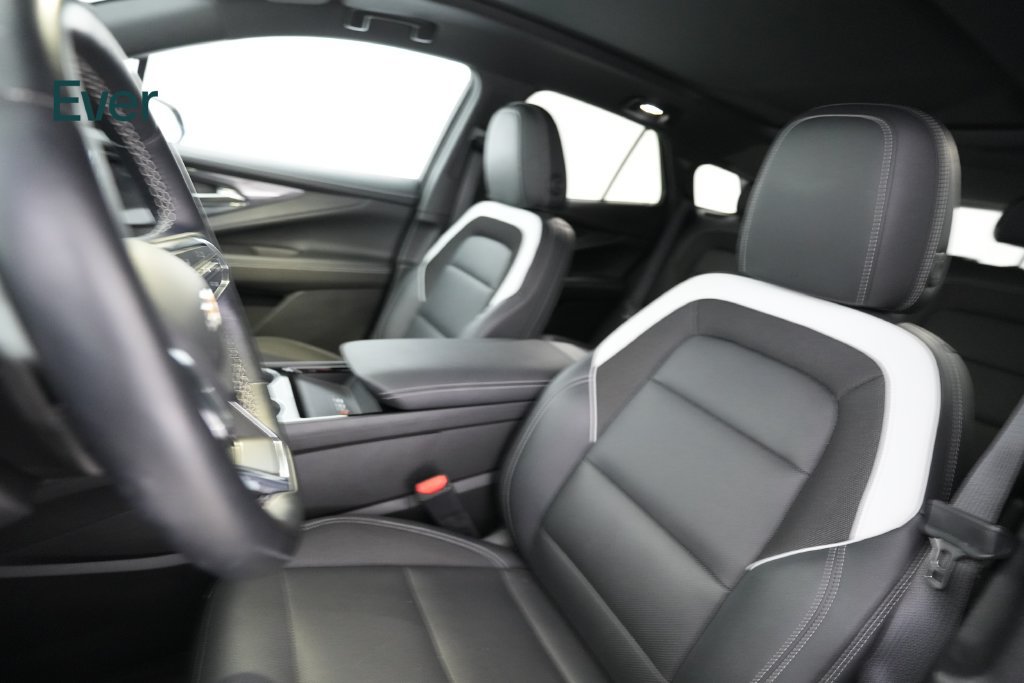 Used 2024 Chevrolet Blazer EV LT AWD/4WD image 4
