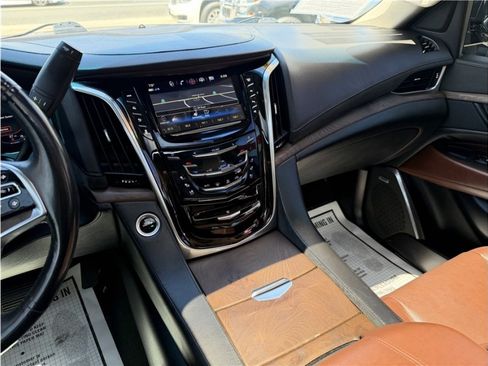 Used 2019 Cadillac Escalade ESV Premium Luxury AWD/4WD image 52