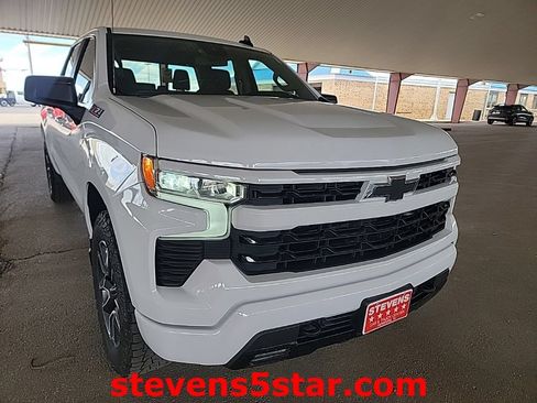 Used 2023 Chevrolet Silverado 1500 RST w/ Z71 Off-Road Package AWD/4WD image 5