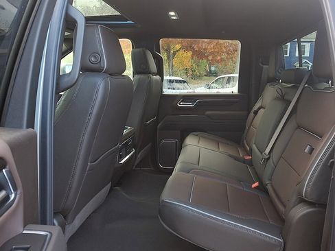 New 2026 GMC Sierra 2500 Denali w/ Denali Reserve Package image 12