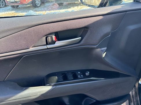 Used 2025 Toyota Camry LE image 12