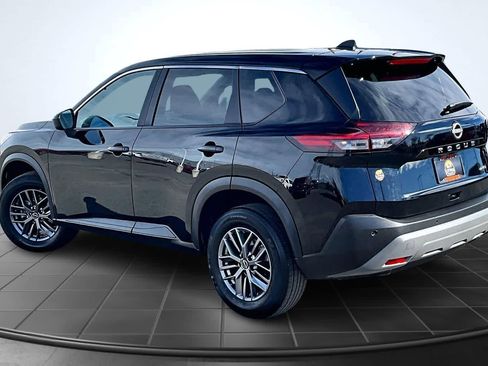 Used 2023 Nissan Rogue S image 4