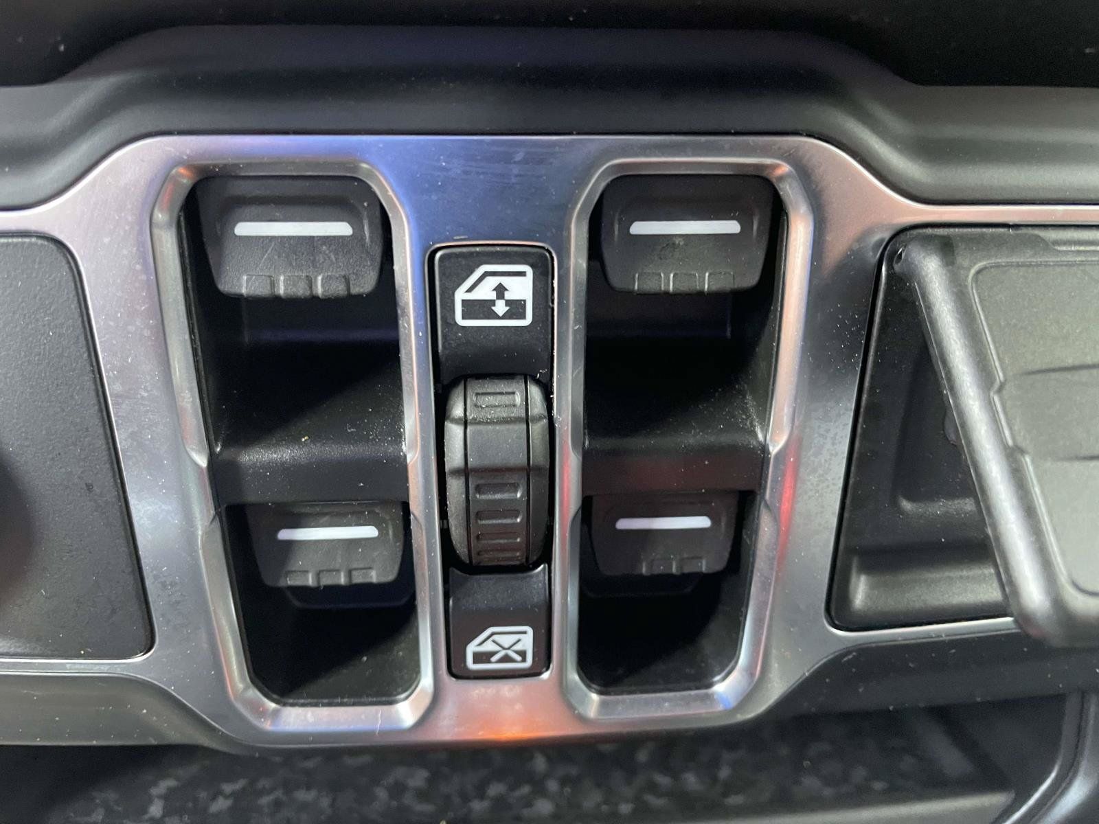 Used 2023 Jeep Gladiator Sport AWD/4WD image 20