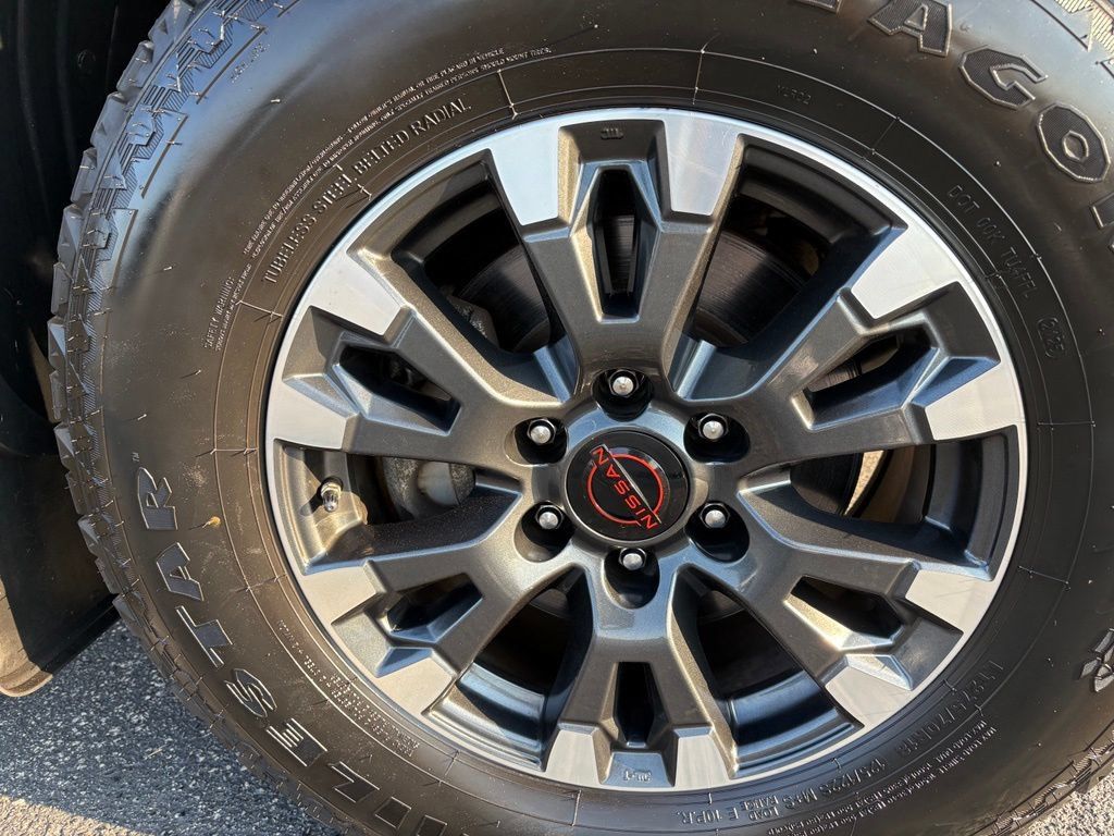 Used 2024 Nissan Titan PRO-4X w/ Pro-4x Convenience Package AWD/4WD image 14