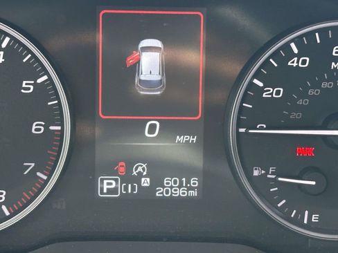 Certified 2025 Subaru Crosstrek 2.0i Premium image 25