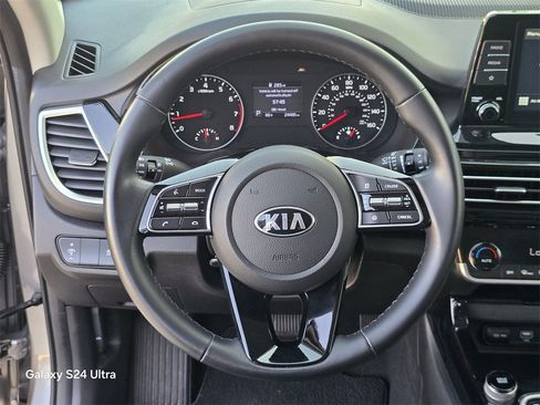 Used 2021 Kia Seltos EX image 21