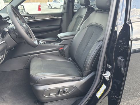 New 2026 Jeep Grand Cherokee Altitude AWD/4WD image 11