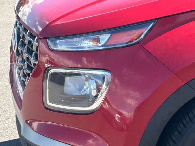 Used 2022 Hyundai Venue SEL FWD image 8