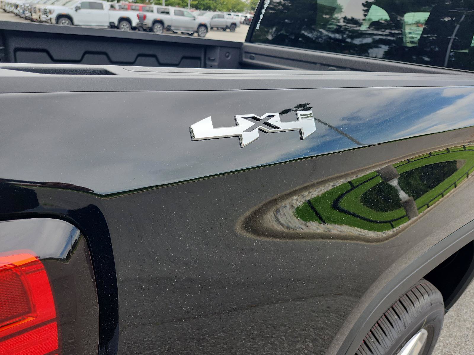 New 2026 GMC Sierra 1500 SLE AWD/4WD image 5