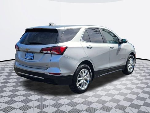 Used 2022 Chevrolet Equinox LT w/ Driver Convenience Package FWD image 6