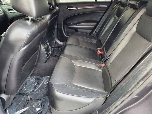 Used 2019 Chrysler 300 Limited RWD image 15