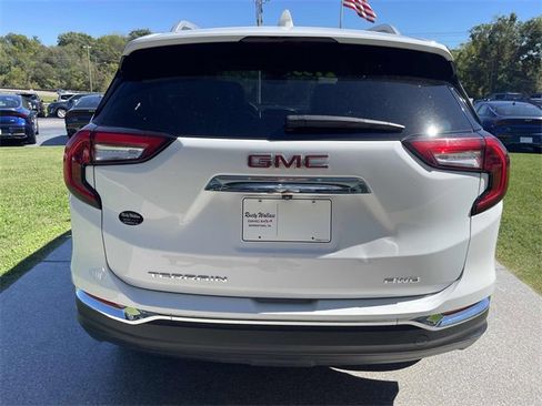 Used 2024 GMC Terrain SLT image 10