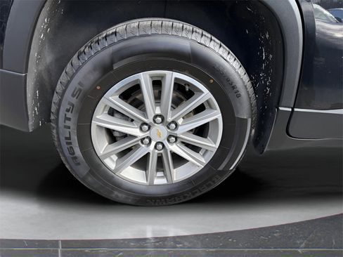 Used 2023 Chevrolet Traverse LT image 12