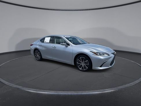 Used 2025 Lexus ES 350 w/ Premium Package FWD image 2
