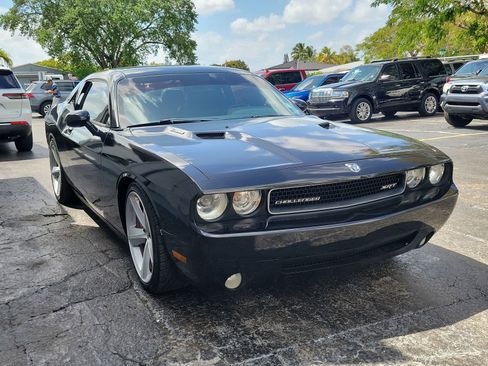 Used 2009 Dodge Challenger SRT8 RWD image 3