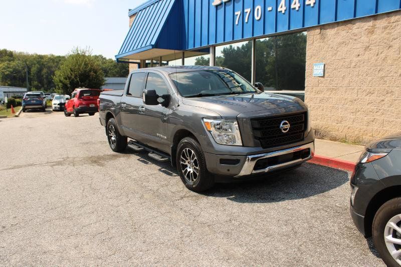 Used 2021 Nissan Titan SV w/ SV Convenience Package AWD/4WD image 3