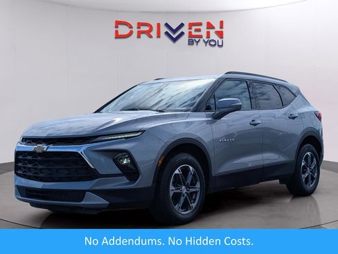 Used 2024 Chevrolet Blazer LT FWD image 1