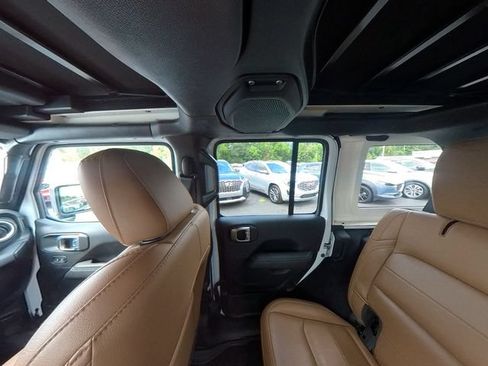 Used 2021 Jeep Wrangler Unlimited Sahara AWD/4WD image 32