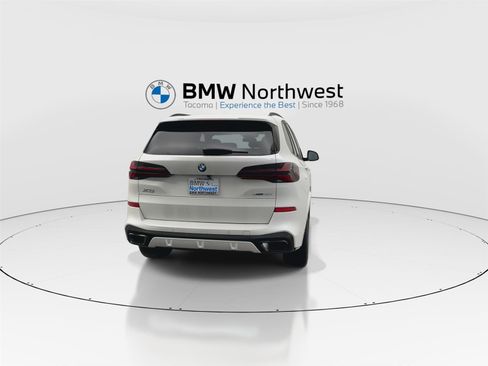 New 2026 BMW X5 xDrive40i w/ Executive Package image 2