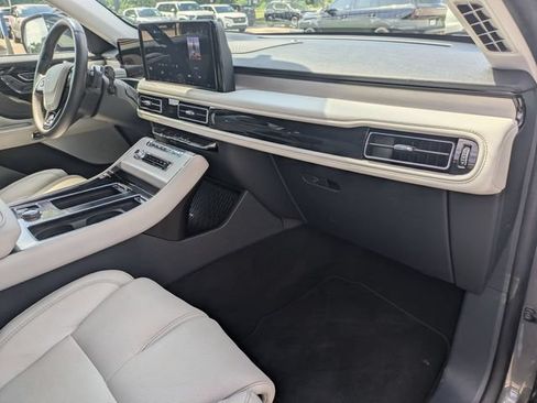 Used 2025 Lincoln Aviator Reserve w/ Equipment Group 201A AWD/4WD image 30