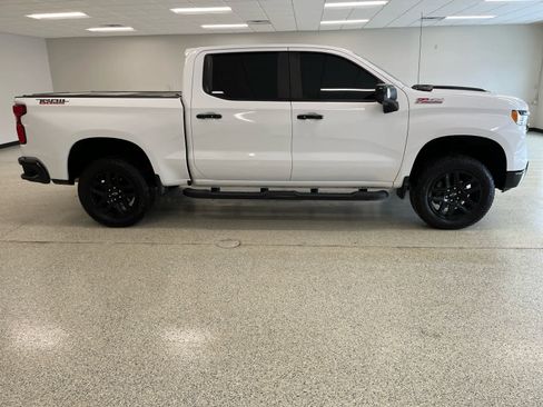 Used 2022 Chevrolet Silverado 1500 LT Trail Boss w/ LT Trail Boss Premium Package image 6