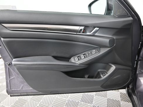 Used 2018 Honda Accord Sport image 23