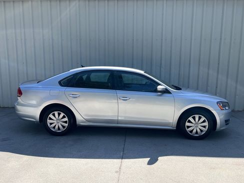 Used 2013 Volkswagen Passat 2.5 S FWD image 2
