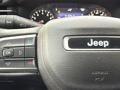 Used 2022 Jeep Compass Latitude image 21