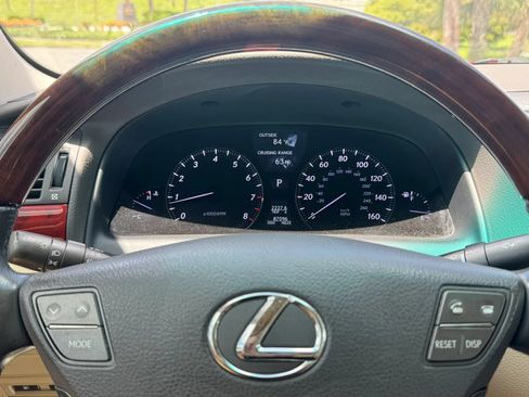 Used 2012 Lexus LS 460 w/ Luxury Value Edition RWD image 23