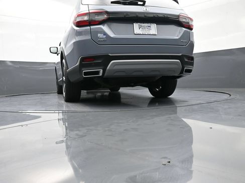 Certified 2024 Honda Pilot Elite image 34