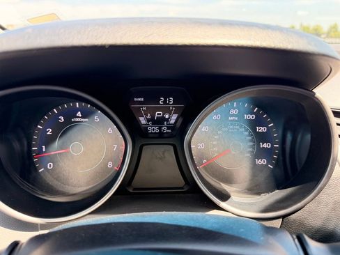 Used 2015 Hyundai Elantra SE w/ Option Group 02 FWD image 12