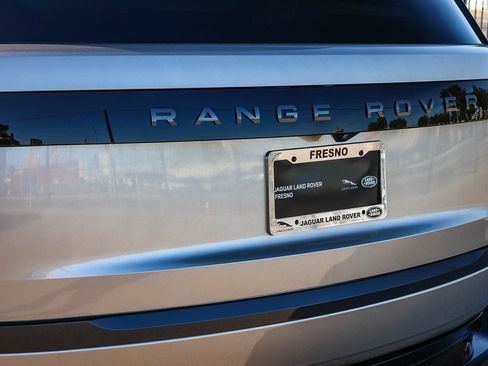 New 2026 Land Rover Range Rover Long Wheelbase SE image 12